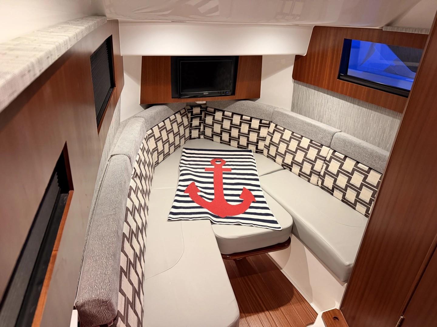 Pursuit S378 Yacht For Sale