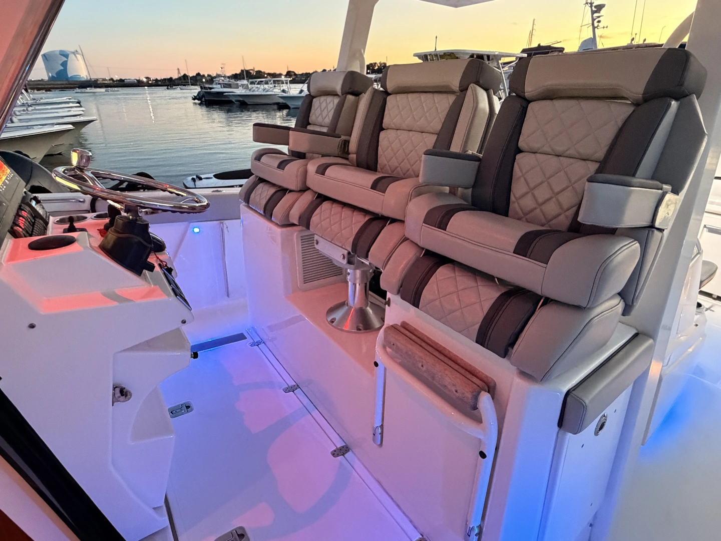 Pursuit S378 Yacht For Sale