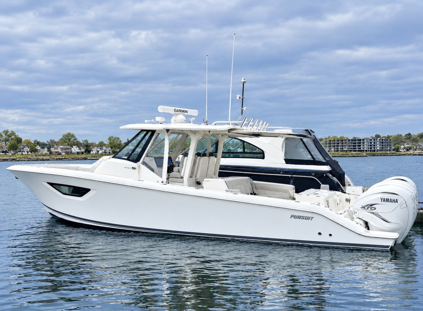 2022 Pursuit S378