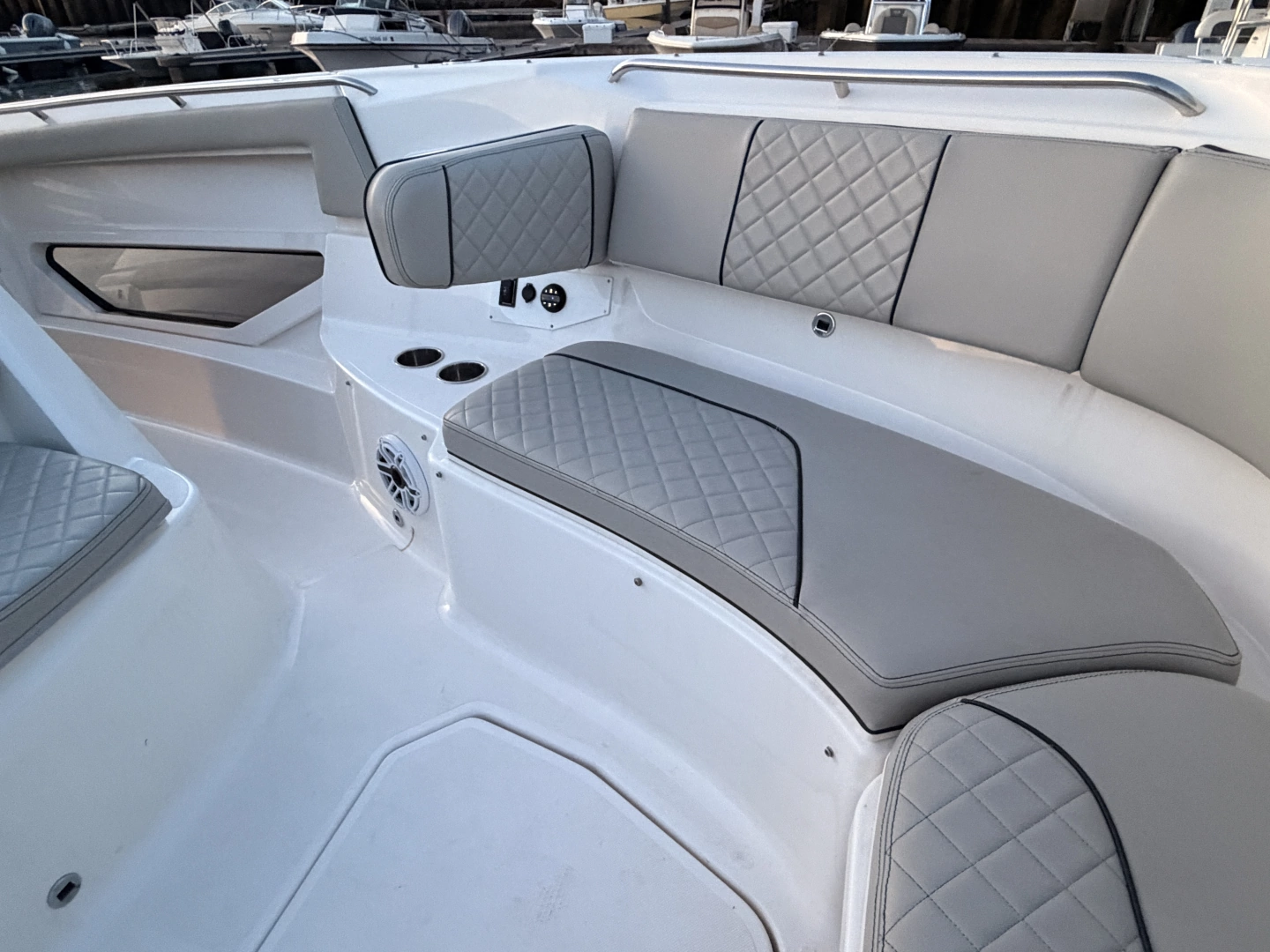 Pursuit S378 Yacht For Sale