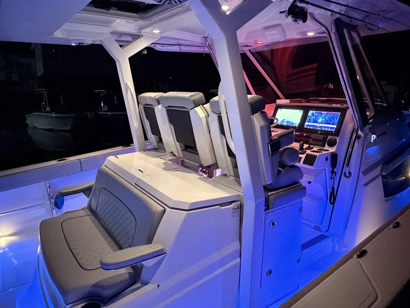 Pursuit S378 Yacht For Sale