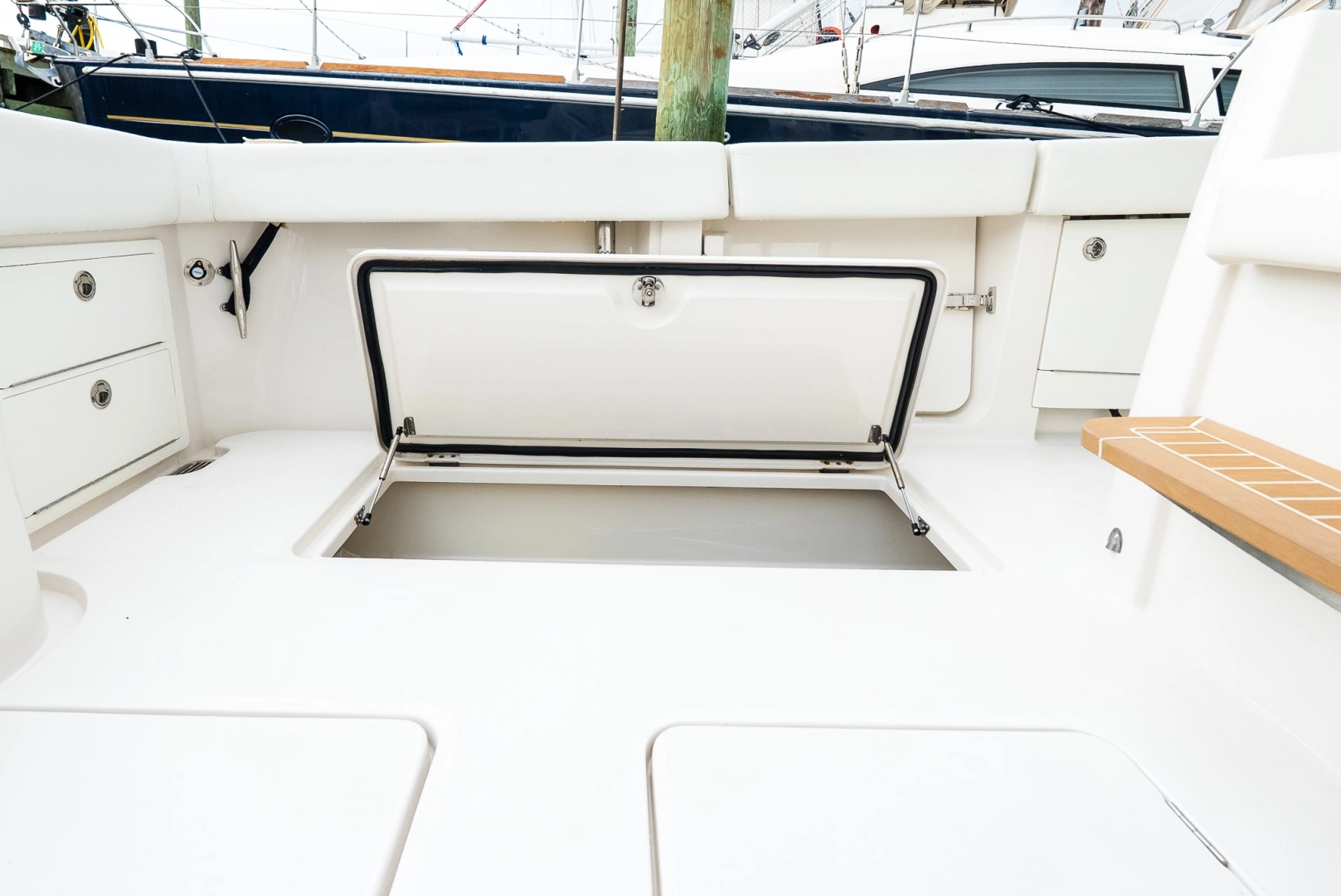 Jupiter 43 Yacht For Sale