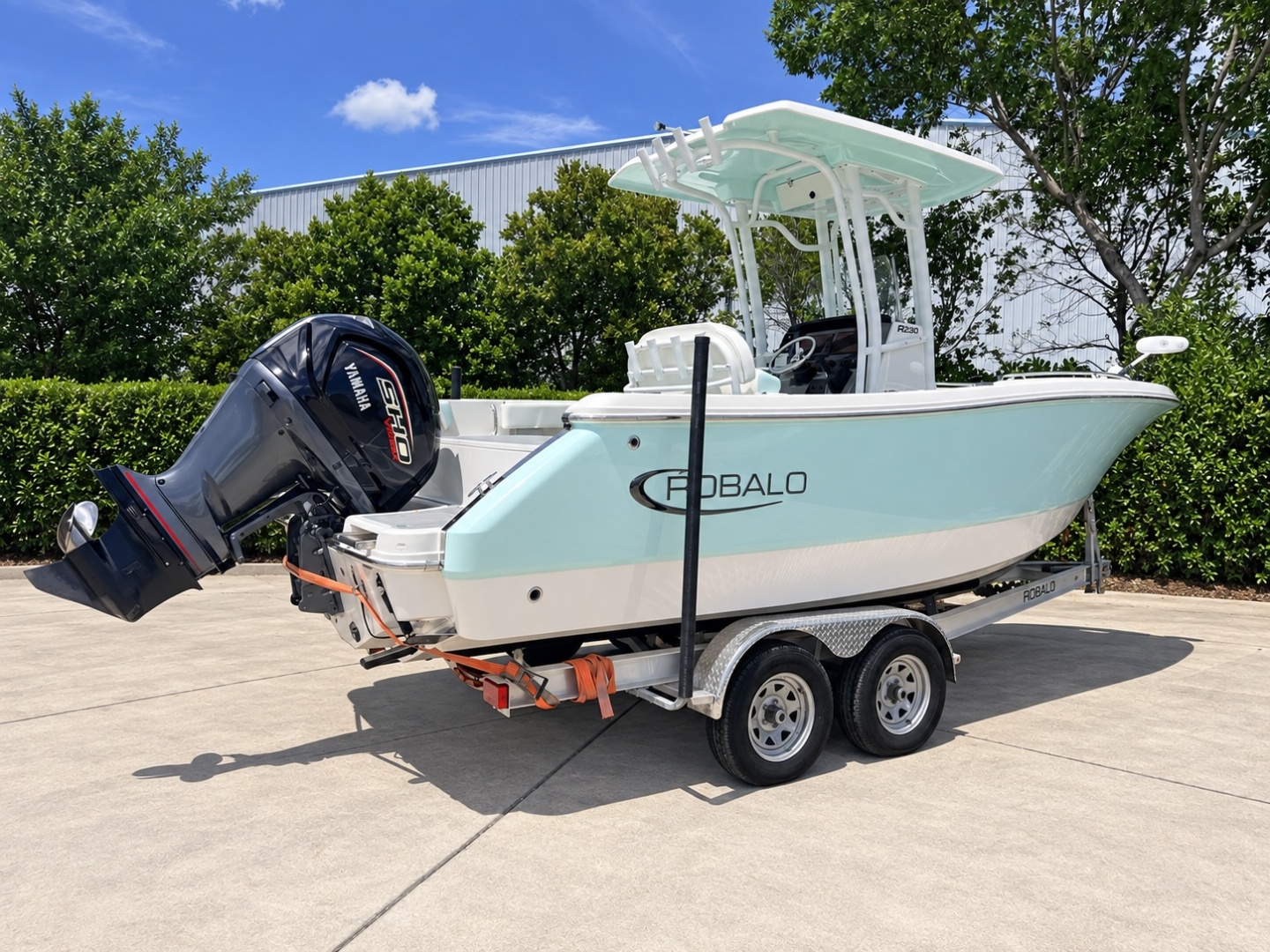 23ft Robalo Yacht For Sale