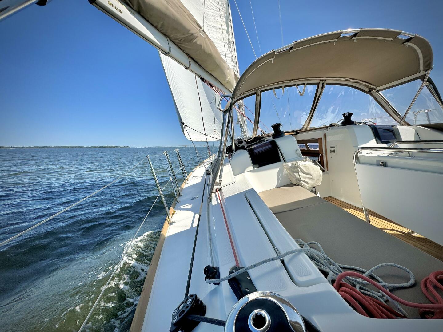 2015 Jeanneau 379