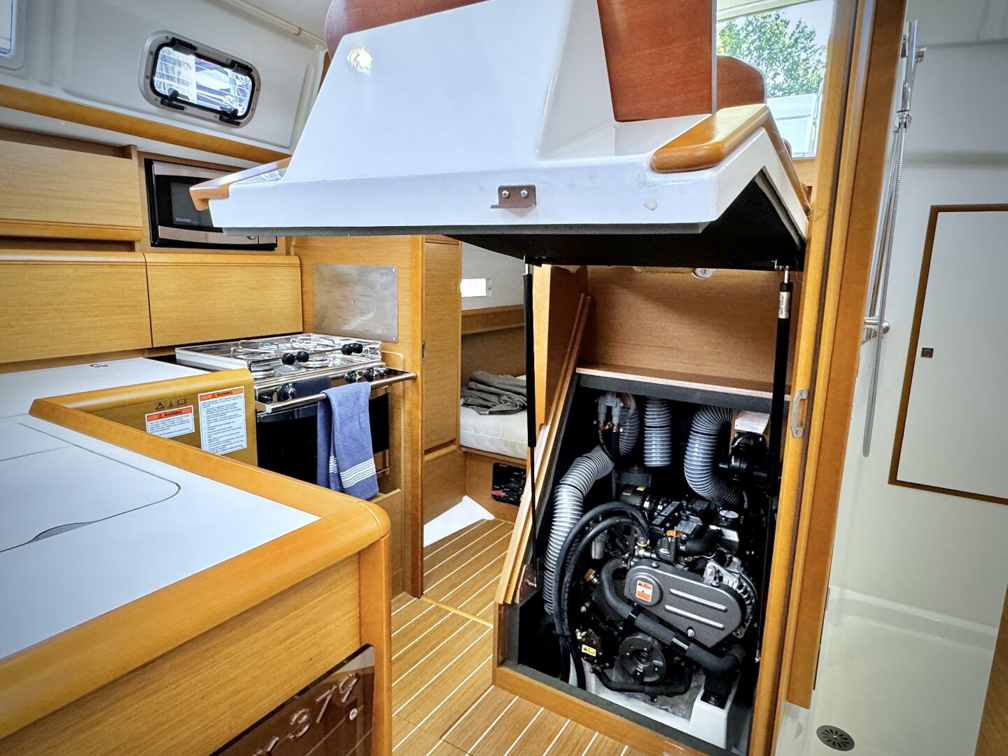 Polaris 37ft Jeanneau Yacht For Sale