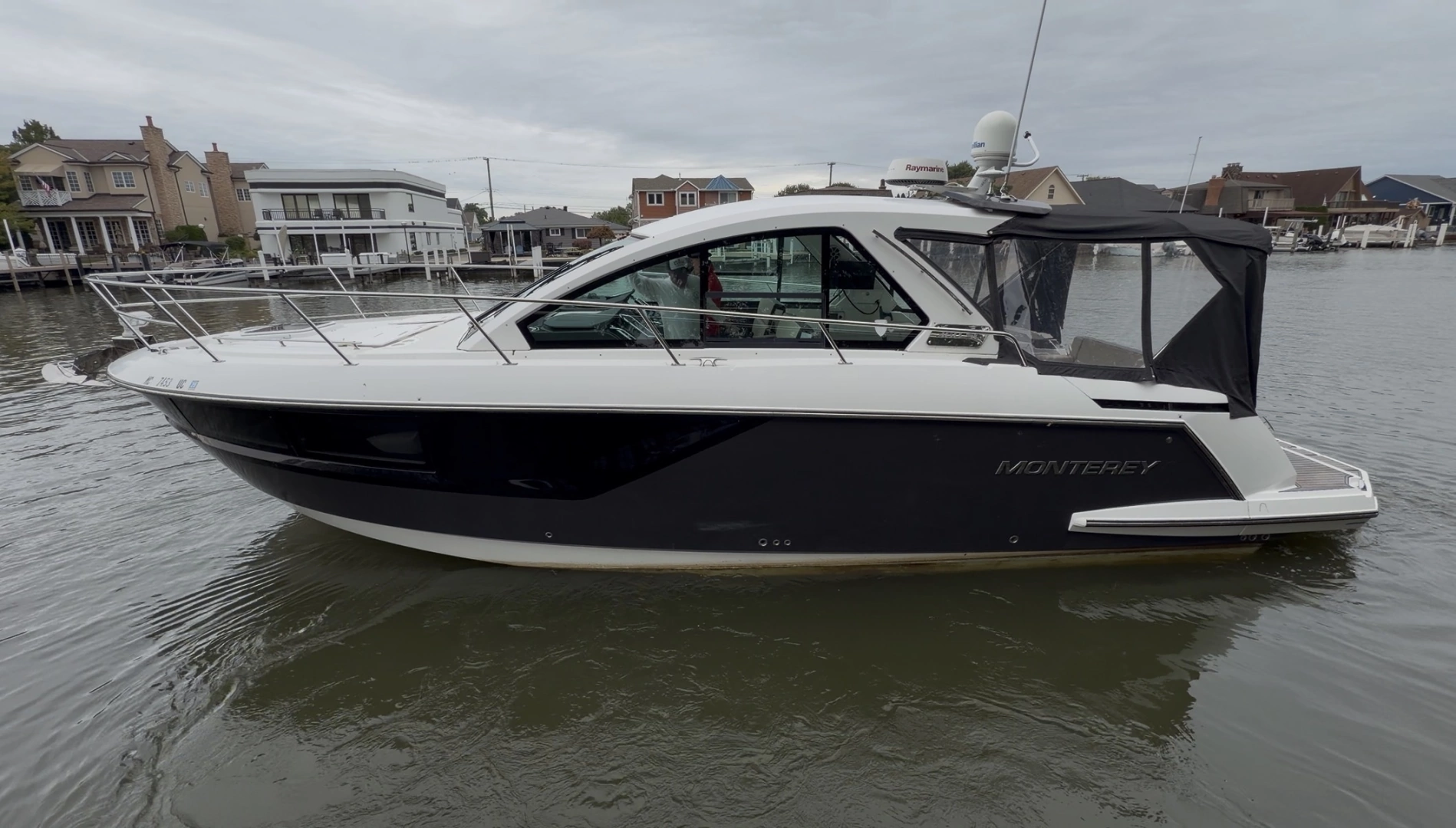 Monterey 360 Sport-Coupe Yacht For Sale