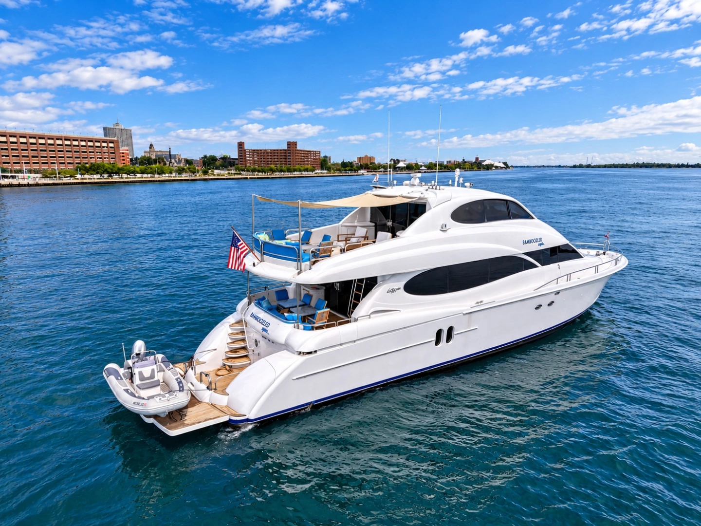 Lazzara Yachts 80 Skylounge Yacht For Sale