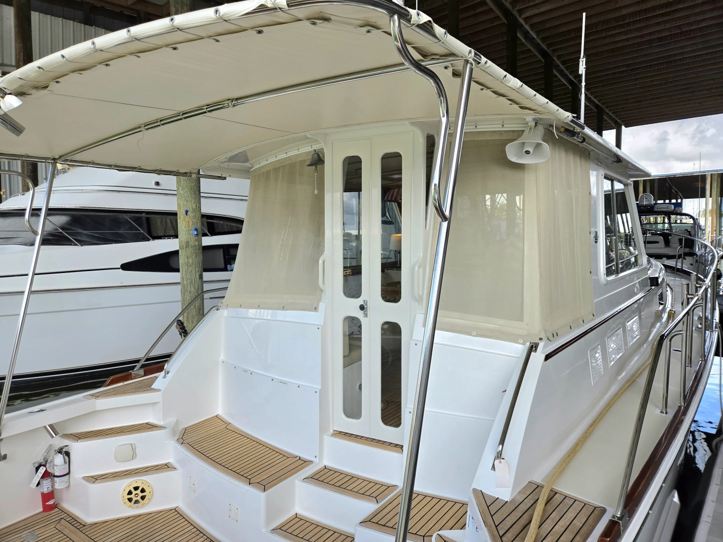 Grand Banks Eastbay 43 HX SX Yacht For Sale