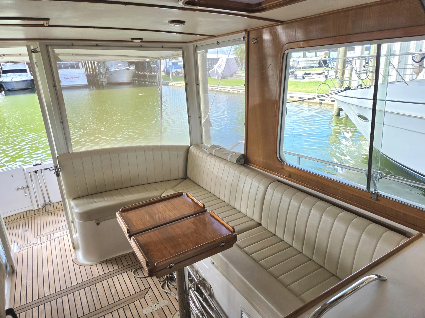 Grand Banks Eastbay 43 HX SX Yacht For Sale