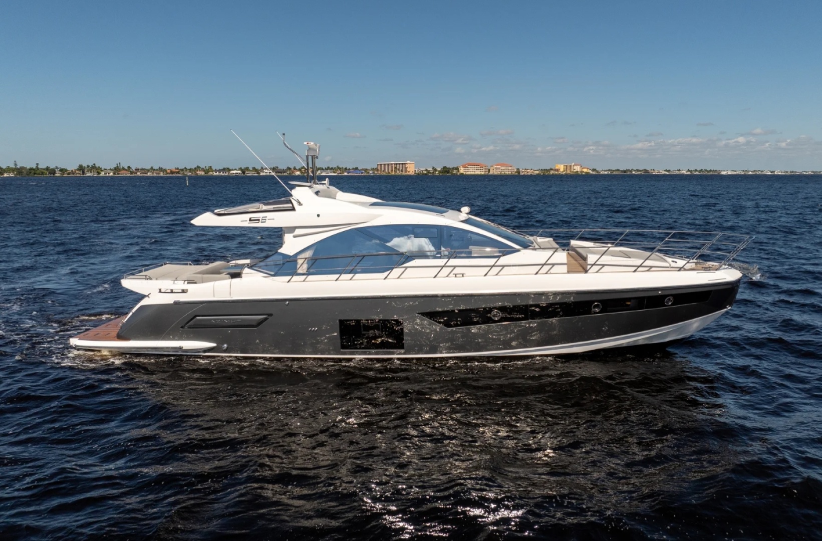 2025 Azimut S6
