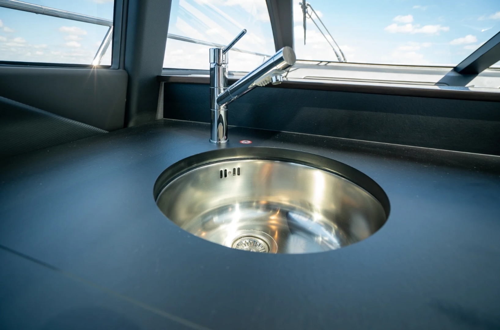 60ft Azimut Yacht For Sale