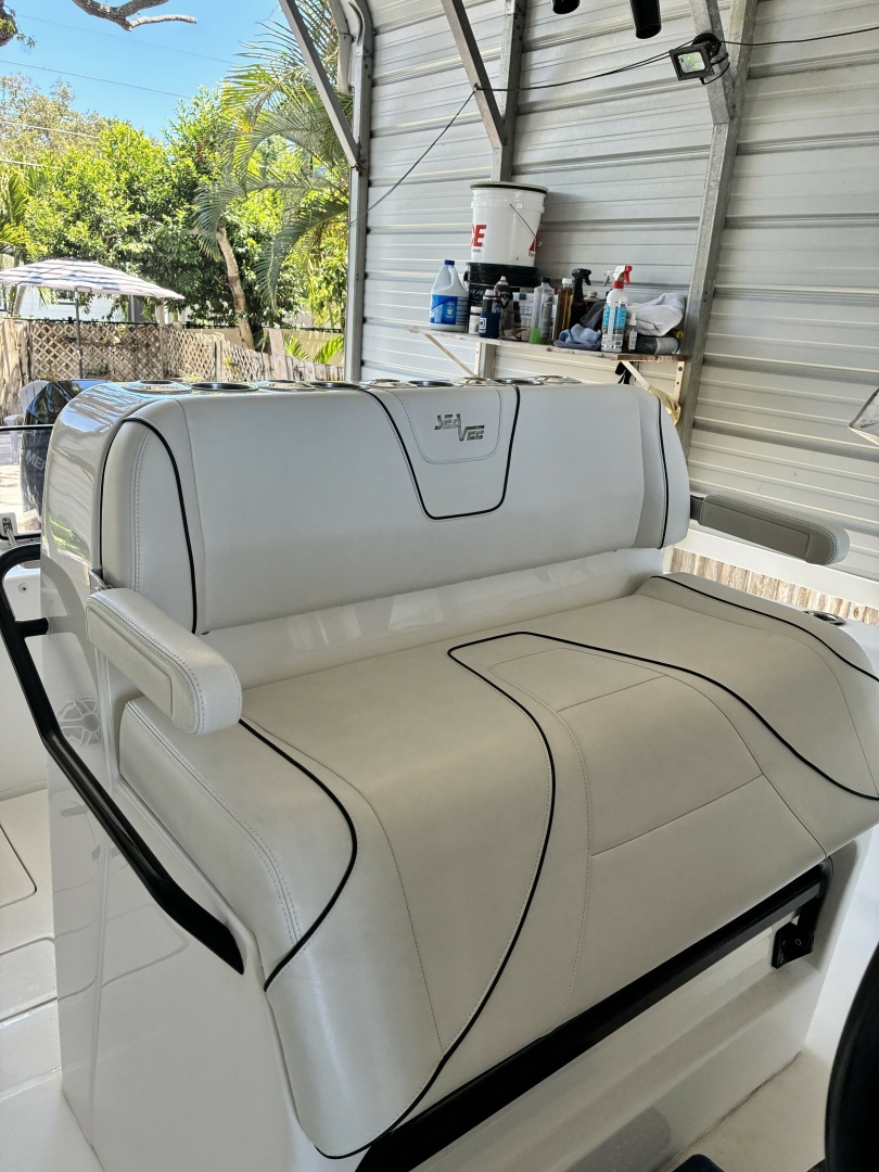 29ft SeaVee Yacht For Sale 29ft SeaVee Yacht For Sale