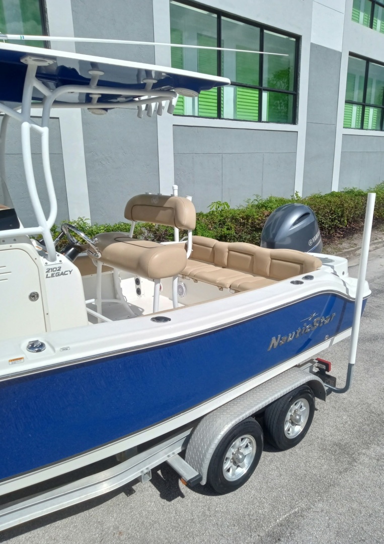 21ft NauticStar Yacht For Sale