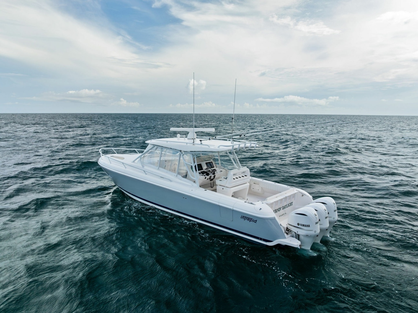 T T BURNIN DAYLIGHT 40ft Intrepid Yacht For Sale