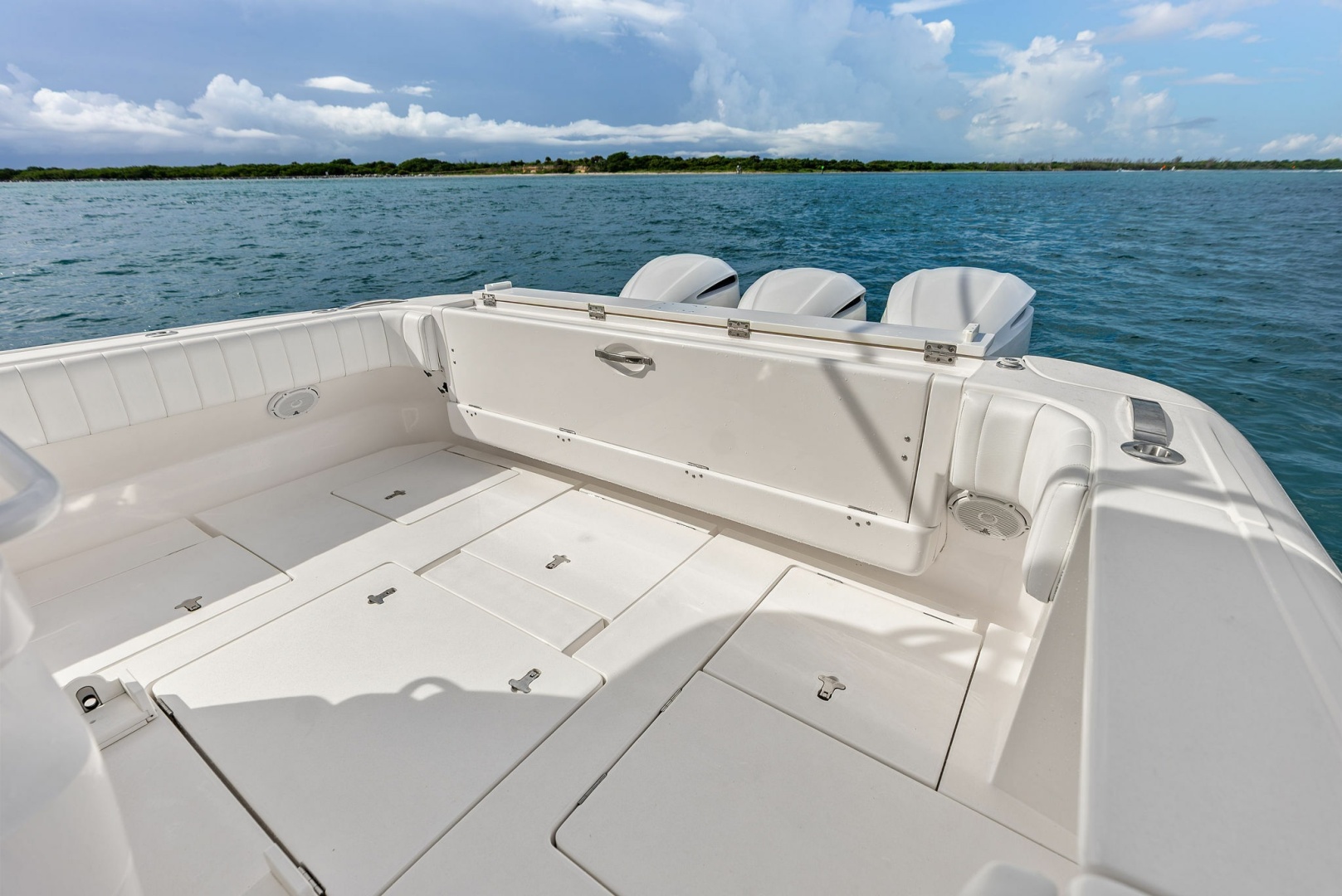 T T BURNIN DAYLIGHT 40ft Intrepid Yacht For Sale