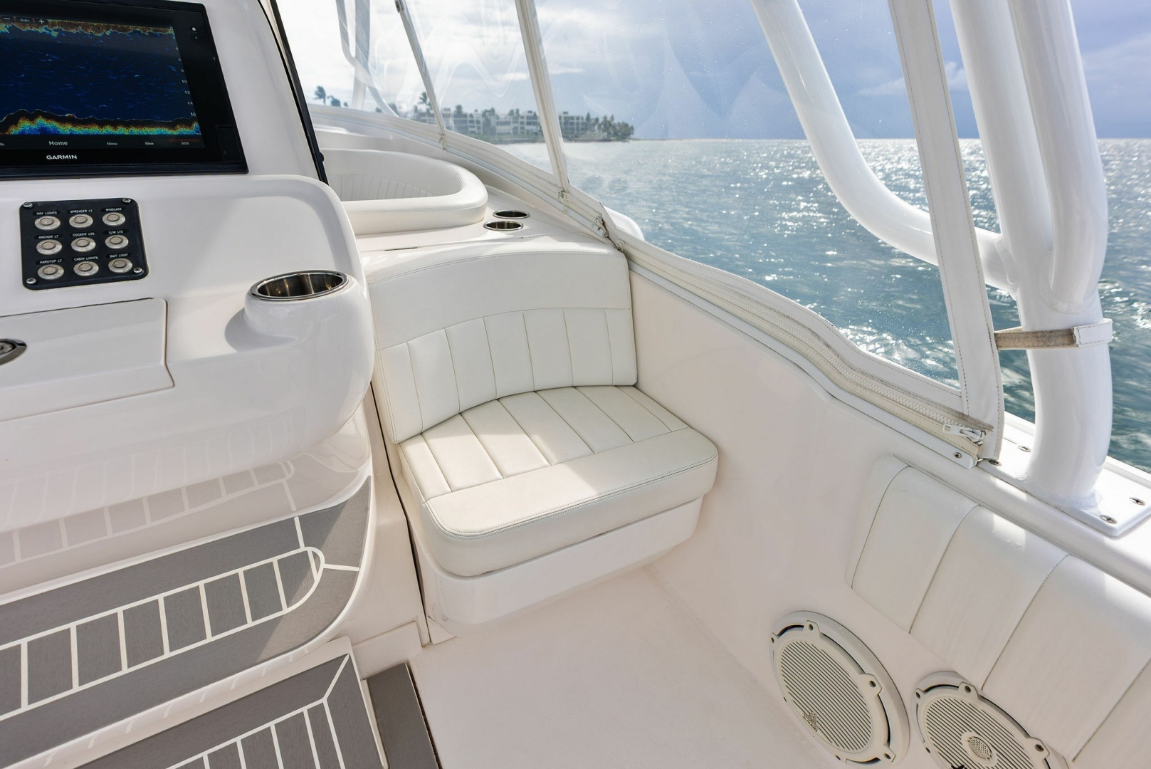 T T BURNIN DAYLIGHT 40ft Intrepid Yacht For Sale