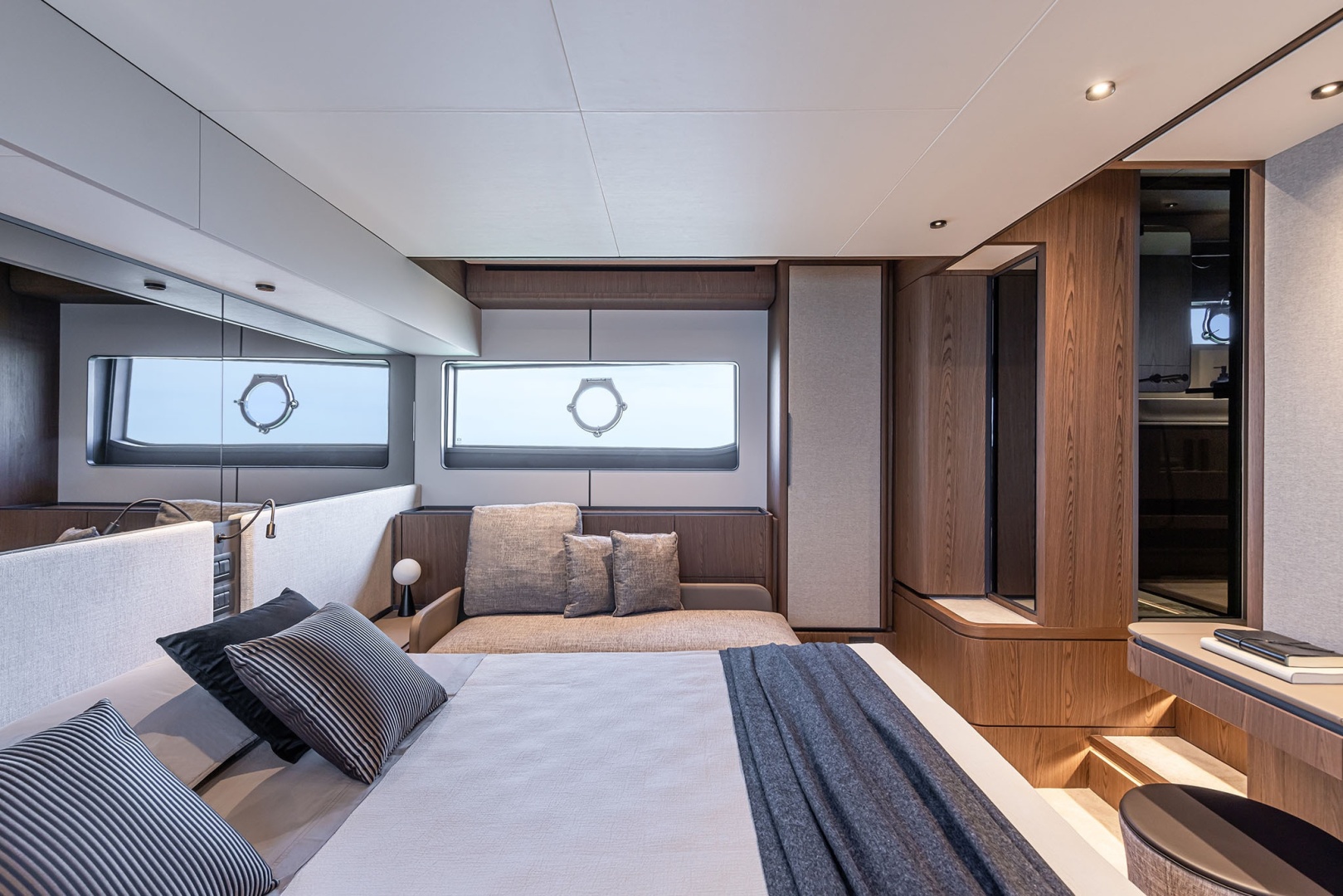 LENDAVA 58ft Ferretti Yachts Yacht For Sale LENDAVA 58ft Ferretti Yachts Yacht For Sale