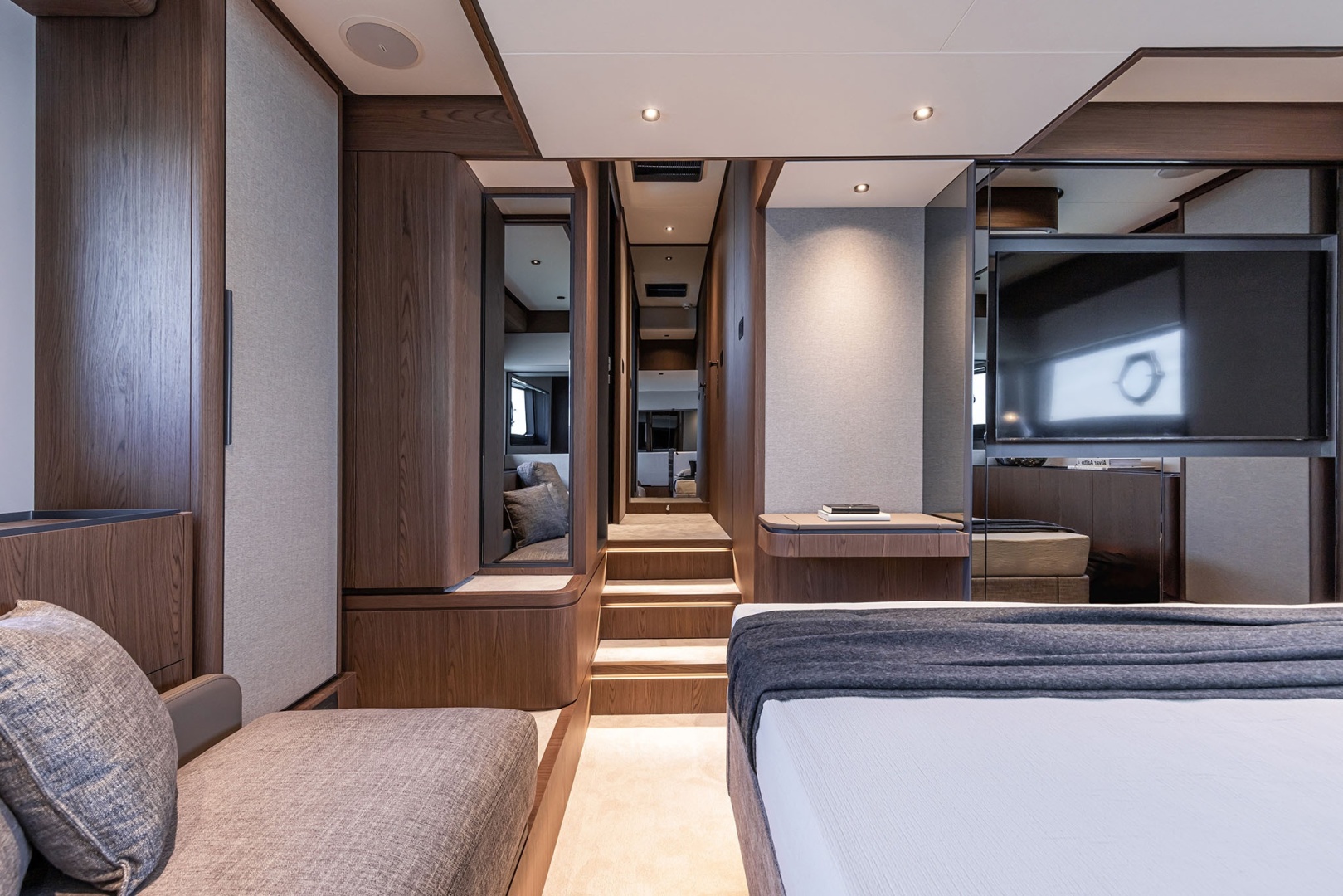 2025 Ferretti Yachts 