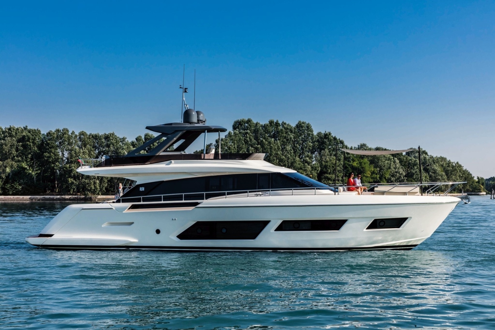 2026 Ferretti Yachts 670