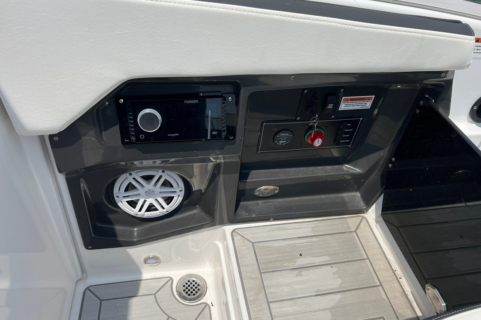 27ft Monterey Yacht For Sale