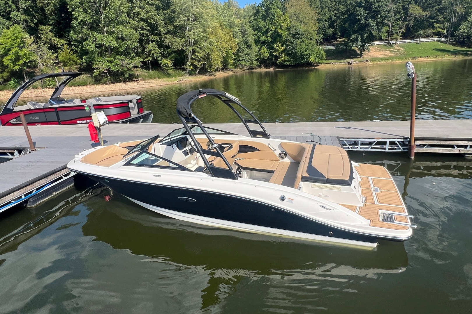 2022 Sea Ray SPX 210