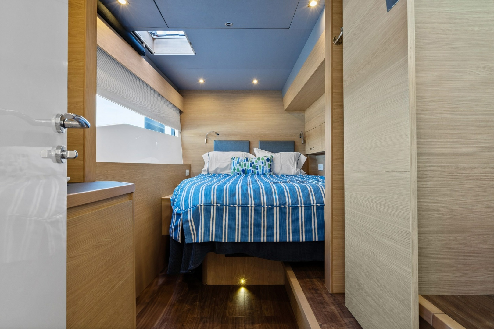 2021 Aquila 54 Yacht