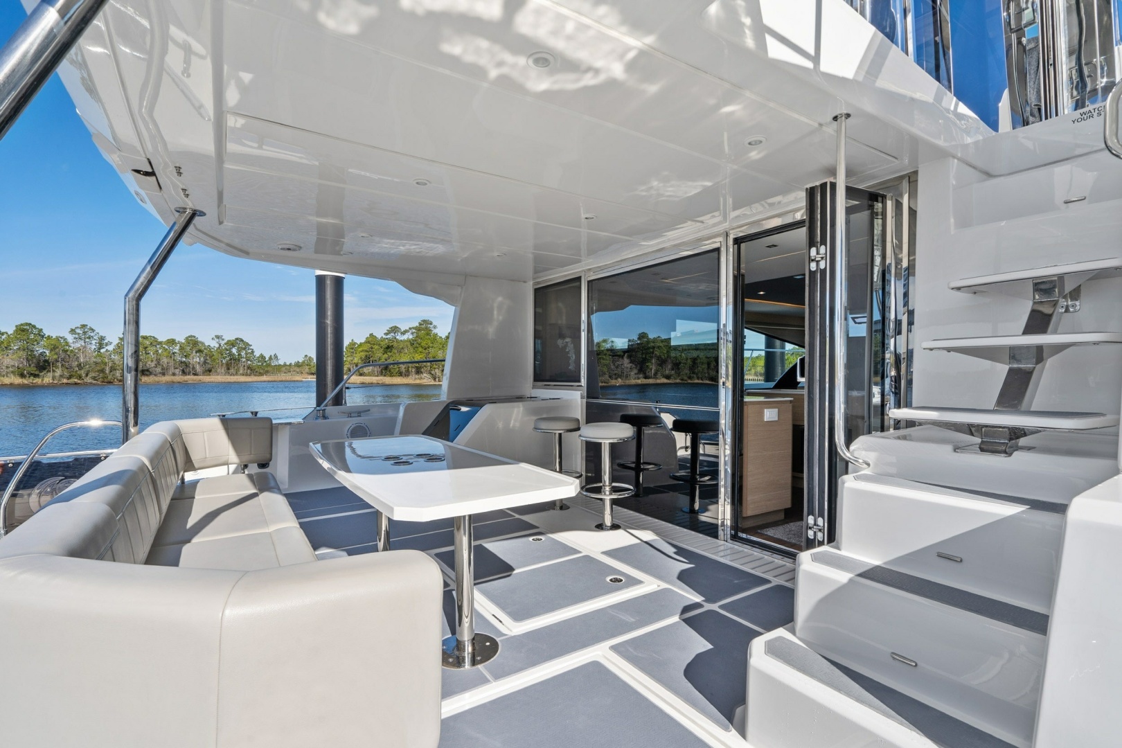 2021 Aquila 54 Yacht