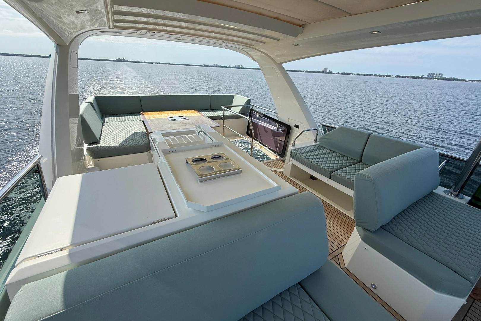 Prestige 630 Yacht For Sale