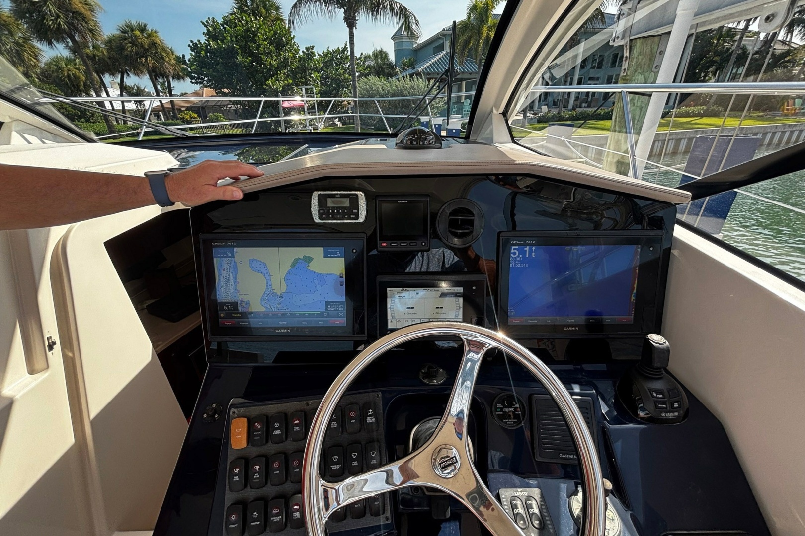 37ft Pursuit Yacht For Sale