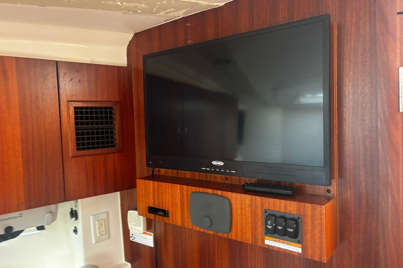 37ft Pursuit Yacht For Sale