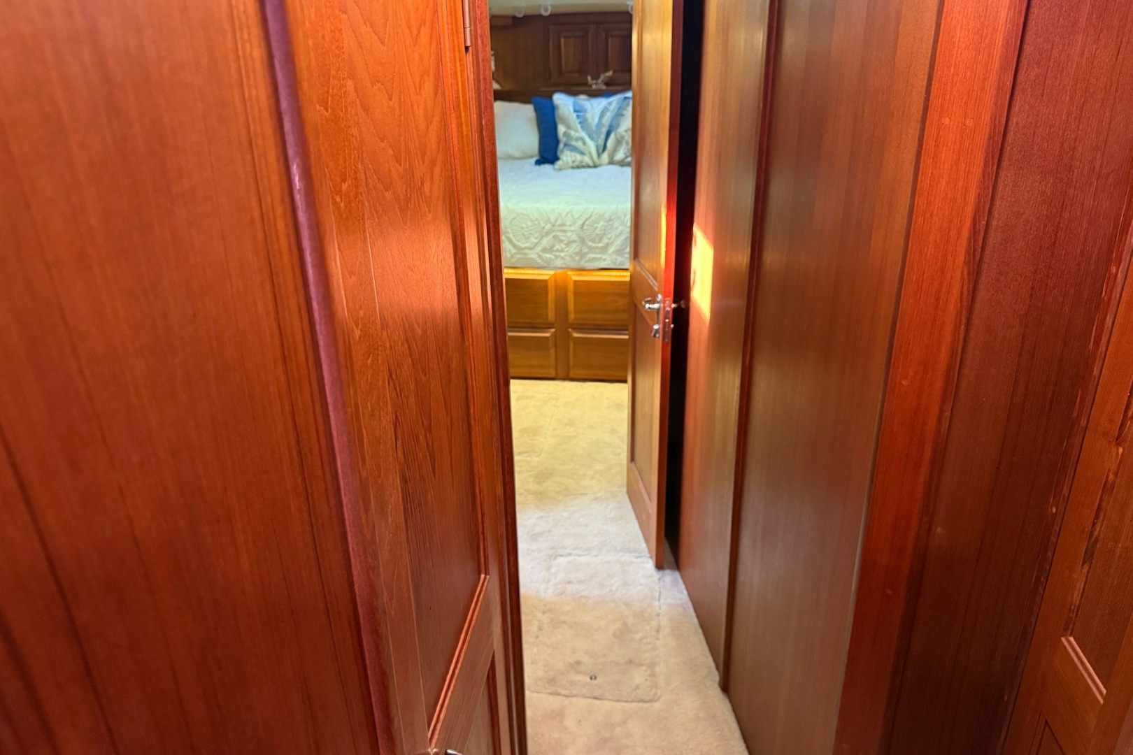 1989 Viking 48 Convertible