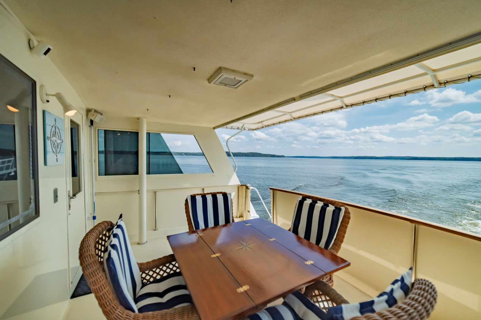 1988 Hatteras 70 Cockpit Motor Yacht