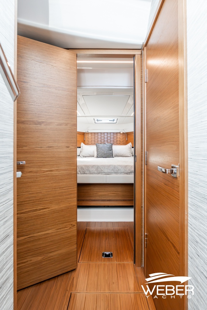 2026 Tiara Yachts 