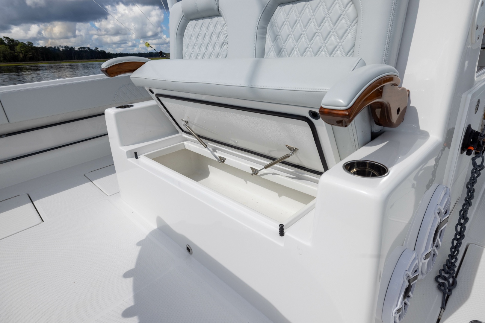 2025 Front Runner Catamaran