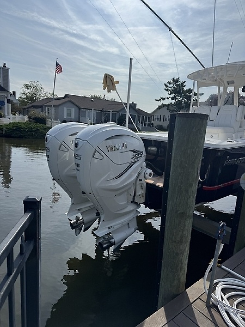 Hooked 31ft Regulator Yacht For Sale