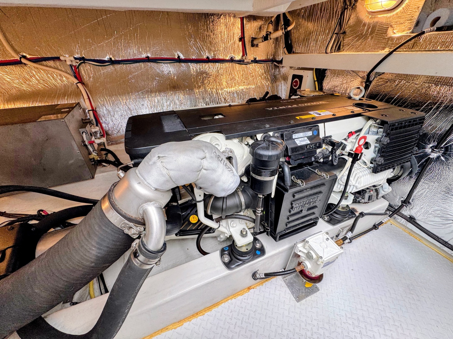 2016 Cruisers Yachts 45 Cantius