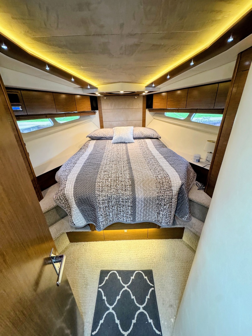 2016 Cruisers Yachts 45 Cantius