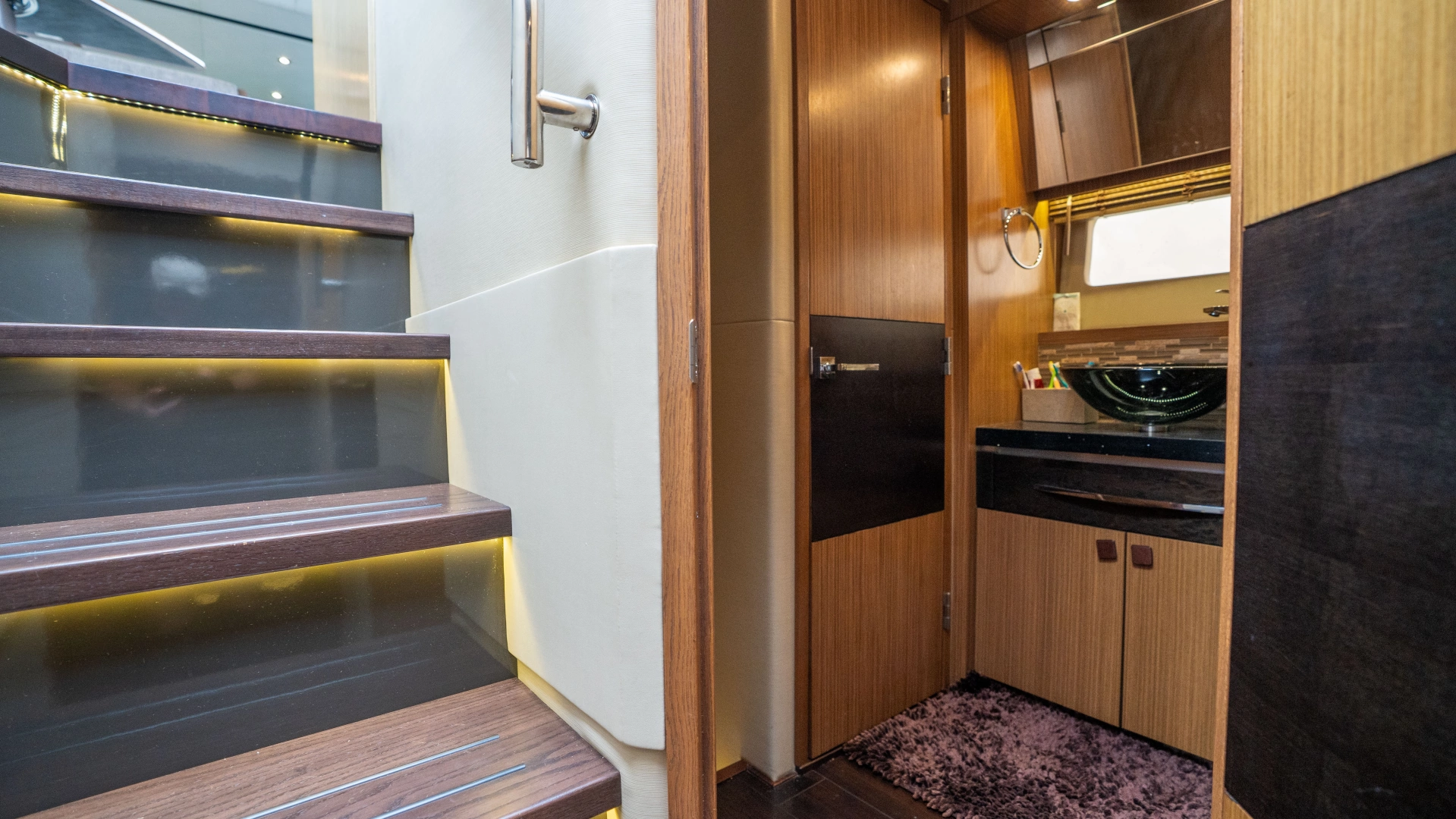 Sea Ray L590 Yacht For Sale