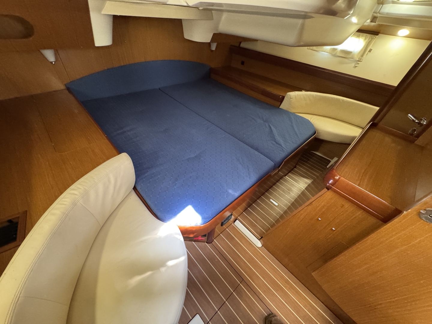 Schmitten 42ft Jeanneau Yacht For Sale
