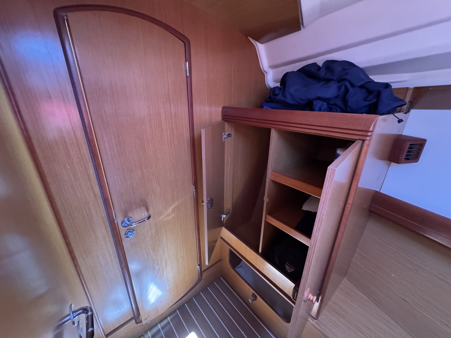 Schmitten 42ft Jeanneau Yacht For Sale