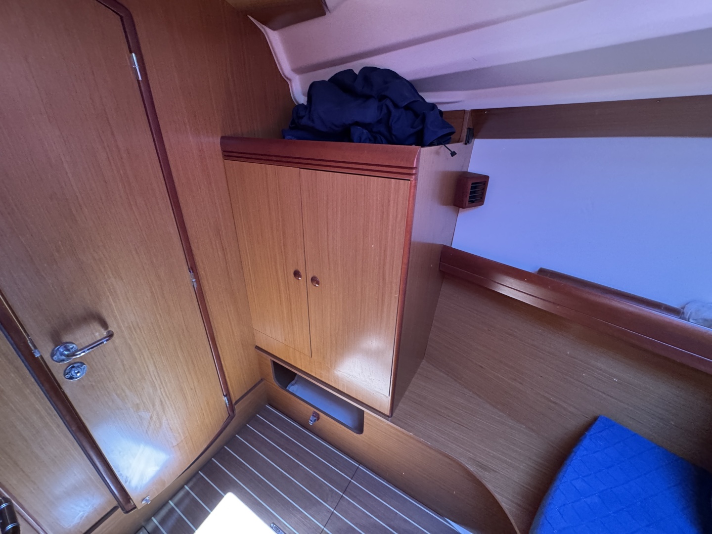 Schmitten 42ft Jeanneau Yacht For Sale