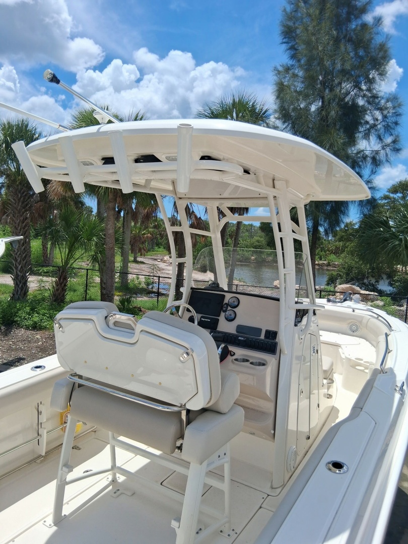 2022 Boston Whaler 