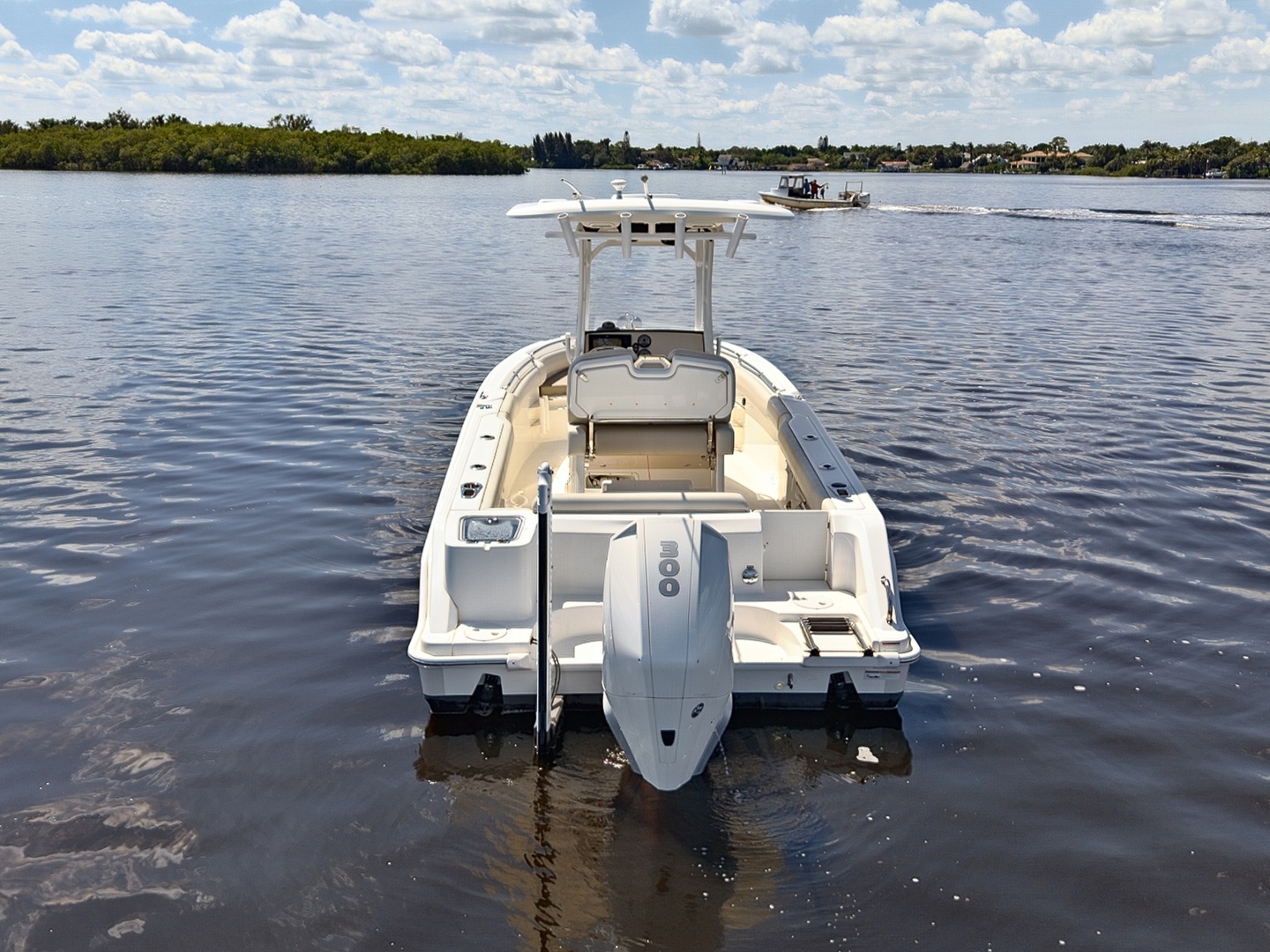 2022 Boston Whaler — photograph 4