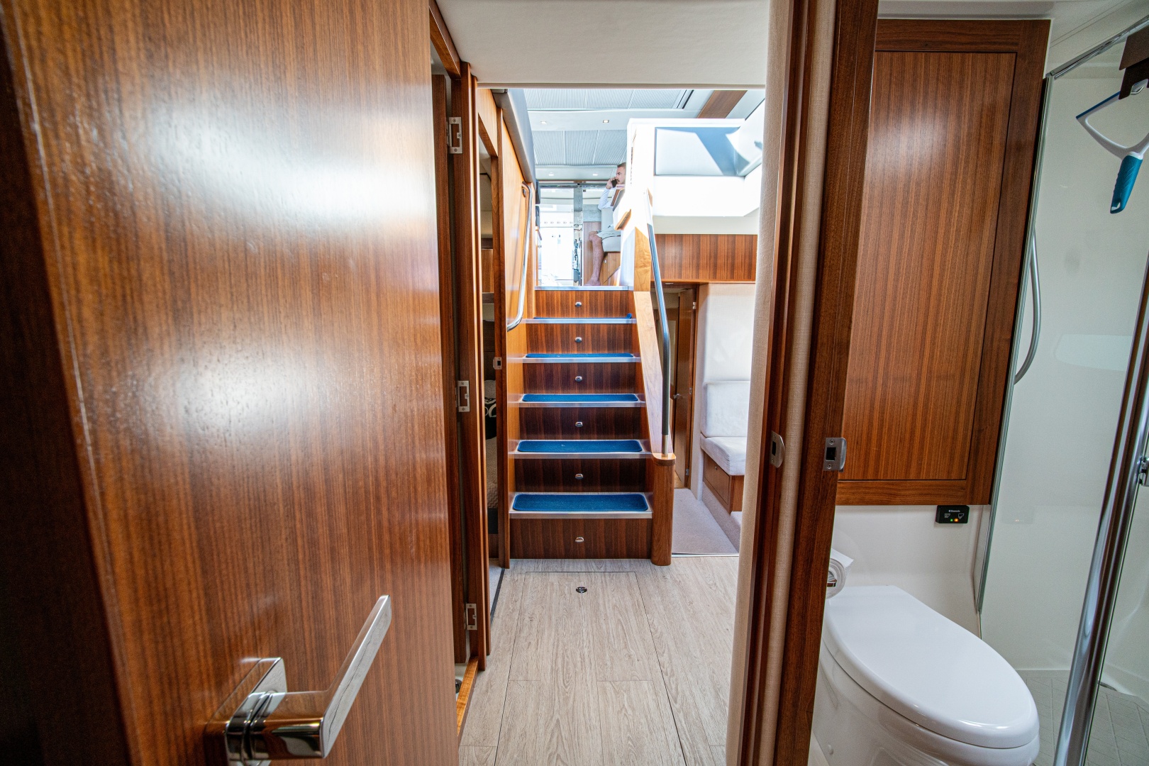 2015 Riviera 6000 Sport Yacht