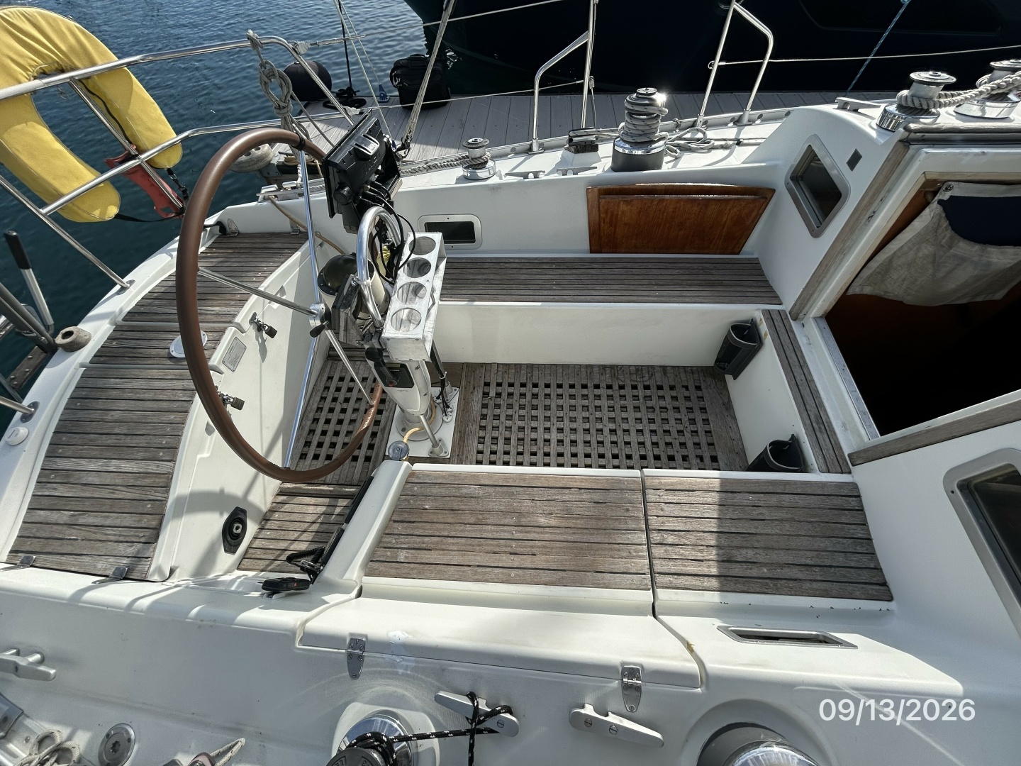 42' Beneteau cockpit port