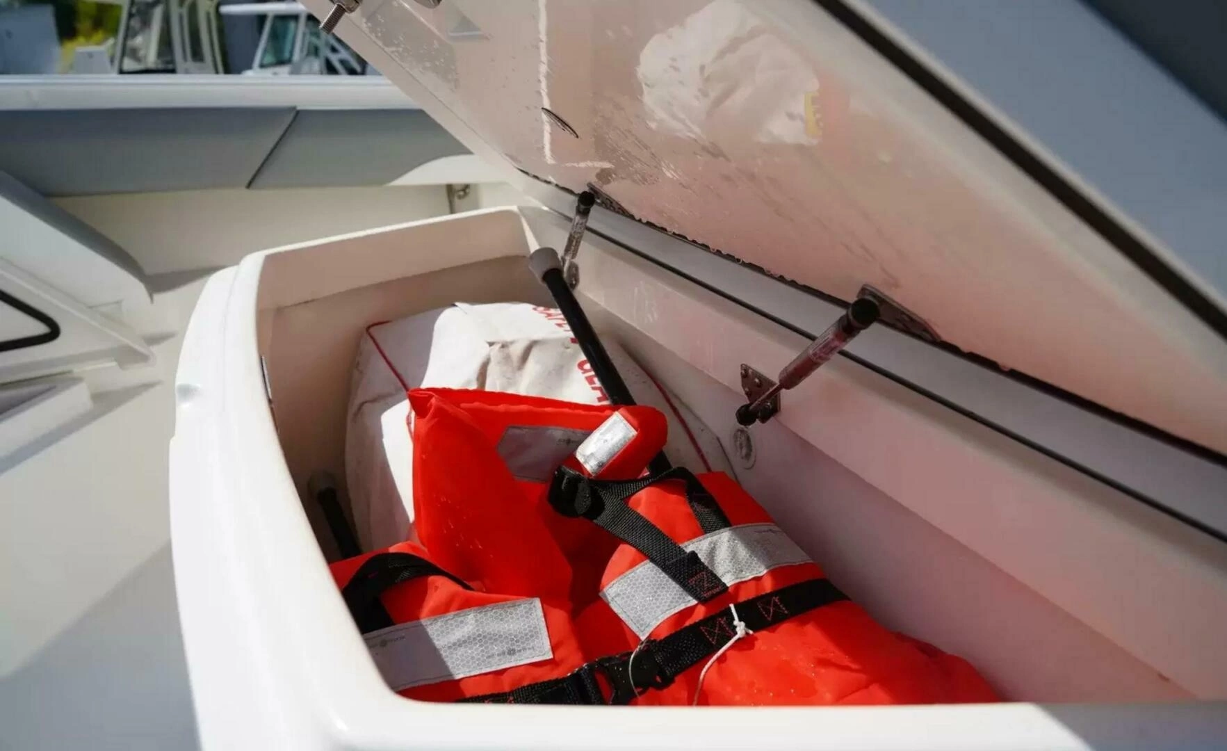Regulator 37 Yacht For Sale