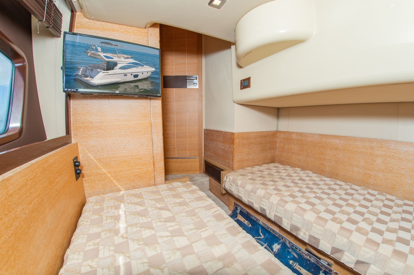 47 Azimut 2008 34