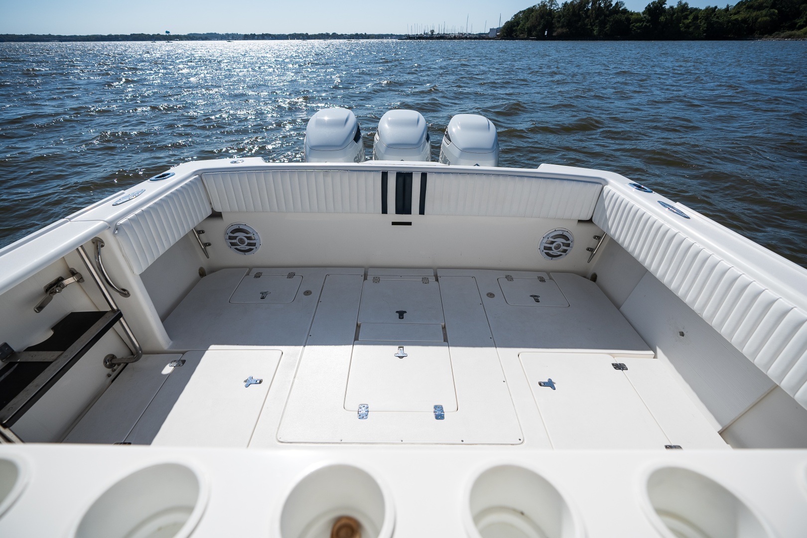 Mac  amp  Seas 36ft Intrepid Yacht For Sale