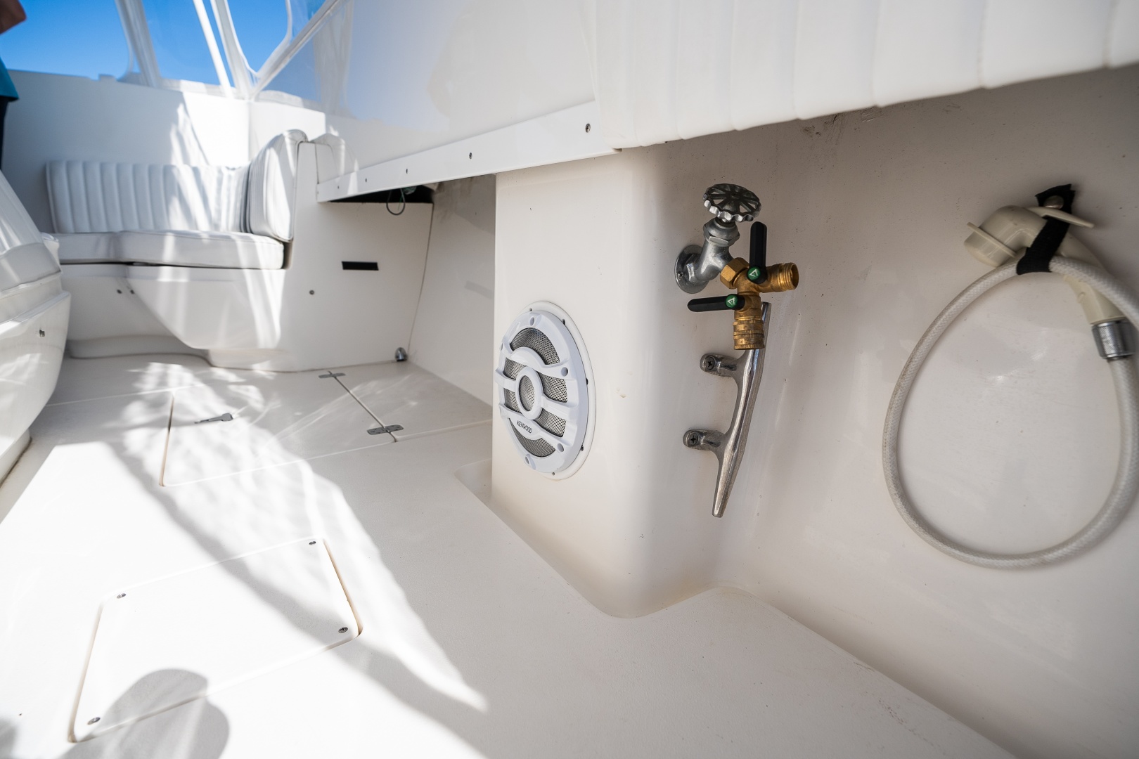 Mac  amp  Seas 36ft Intrepid Yacht For Sale