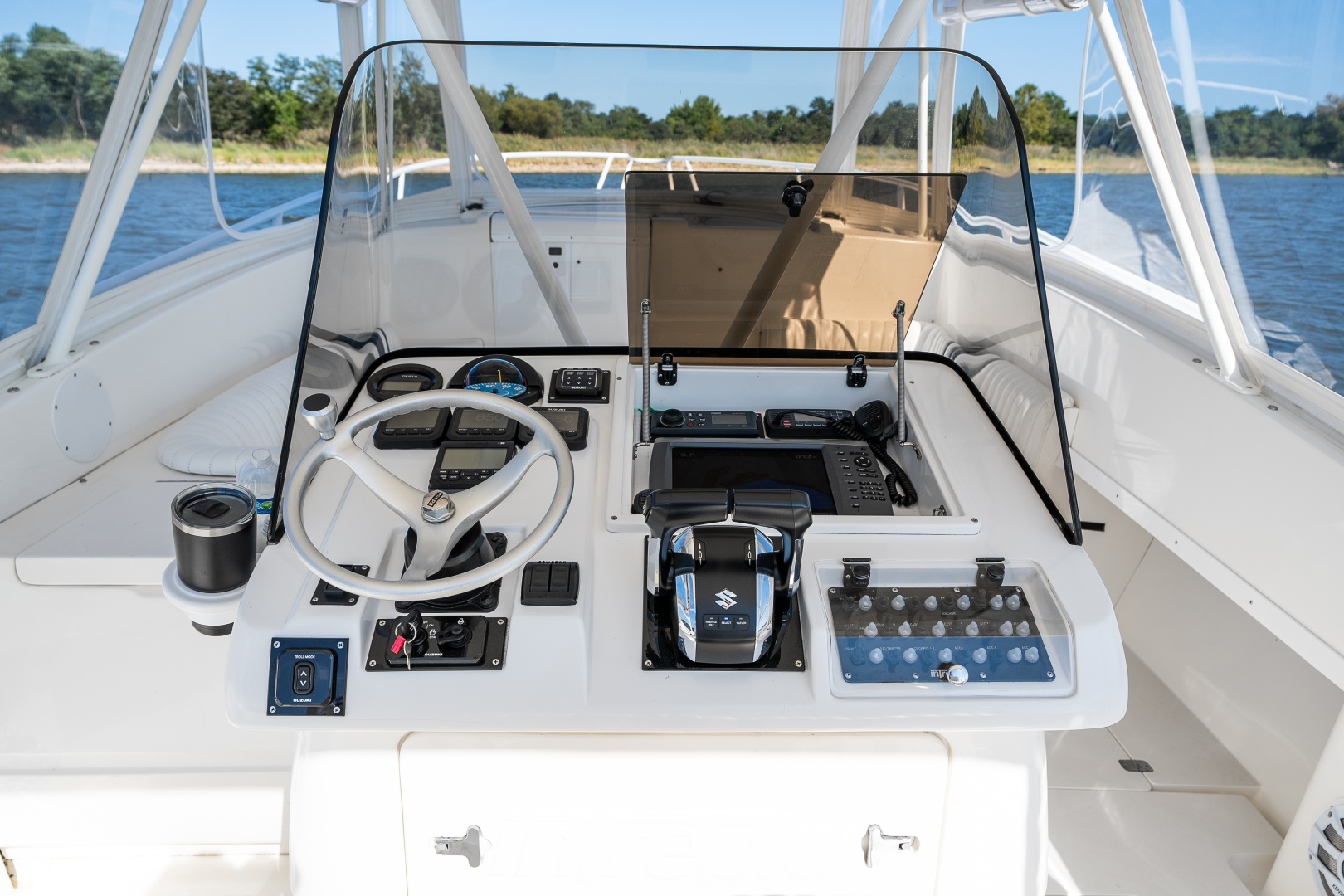 Mac  amp  Seas 36ft Intrepid Yacht For Sale